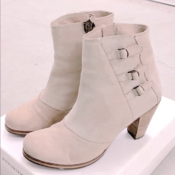 Anthropologie Shoes - Anthropologie Holding Horses Cream Suede Booties